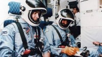První muslim ve vesmíru. V roce 1985 vzlétl v raketoplánu i saúdský princ