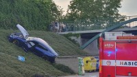 V Praze loni vjel na chodník a srazil ženu s kočárkem. Řidiče teď stíhá policie