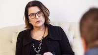 Kosová chce vymôcť od Mazáka peniaze za letenky
