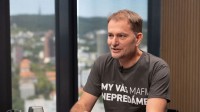Matovič: Ministerka Šimkovičová si kúpila Mercedes za 158-tisíc eur