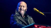 Michal David měl nehodu. Naboural ho řidič, který přehlédl červenou