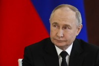 OPEC+ môže zvýšiť ťažbu ropy skôr: Sečin varuje pred vplyvom konfliktov na ceny