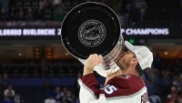Kolotoč s hráčmi sa roztáča na plné obrátky. Seattle vymenil dvojnásobného víťaza Stanleyho pohára