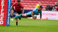 Hull FC run in seven tries in win over crisis club Salford