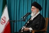 Izrael byl sražen na kolena a rozdrcen, tvrdí Chameneí. Íránu blahopřál k vítězství