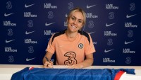 Two-time European champion Carpenter joins Chelsea after Lawrence departure