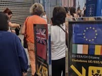 ŠOK na letisku: Írsky turista sa VYSMIEVAL všetkým Britom! TOTO bol dôvod