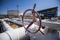 OPEC+ nečakane zrýchľuje zvyšovanie ťažby ropy: Pribudne vyše pol milióna barelov denne