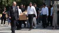 FOTO: Zdrvená manželka, hviezdy Liverpoolu aj dedo, ktorý prežil dvoch vnukov. Pohľad na pohreb Jotu trhá srdce