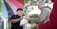 In Pasadena, a community comes together for a 14-year-old street vendor