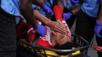 Noha v neprirodzenej polohe, Donnarumma v slzách. Bayern vypadol s PSG a prišiel o Musialu po hororovom zranení