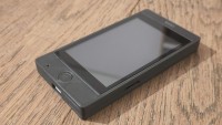 Šestnáctiletý Gabriel si postavil vlastní telefon a překvapil i experty. Nestojí ani dva tisíce a poskládáte si jej sami