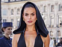 TRAPAS sexi modelky: Telo ju ZRADILO v najnevhodnejšej chvíli... Uff, PÁSIK na bielej sukni!