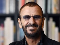 Hviezdny beatlesák nevedel čítať a písať: Neuveríte, kedy sa to naučil!
