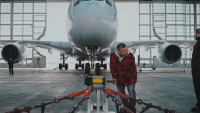 Roztomilý virál pro kutily: 12V akušroubovák z Lidlu utáhnul třistatunový Airbus A380