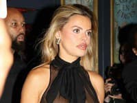 Sexi modelka v PRIESVITNOM tope: Uff, to mohla prísť rovno HOLÁ... Ukázala VŠETKO!