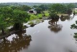 Povodně v Texasu už si vyžádaly nejméně 119 obětí. Záchranáři po více než 150 lidech včetně dětí