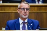Raši hájí slovenskou změnu ústavy: Nespekulujme o počtu pohlaví. A odměňujme ženy stejně jako muže