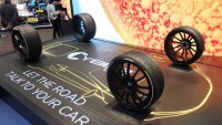 Inteligentné pneumatiky Pirelli Cyber Tyre dokážu kontrolovať povrch cesty