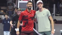 Kto chce čistý šport, fandí Djokovičovi. Stĺpček vyvolal rozruch, odsúdil krátky trest Sinnera