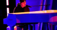 Justin Bieber's 'Standing on Business': The biggest takeaways from 'Swag'