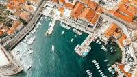 Jadran má jednu z najčistejších vôd v Európe, no čelí novým hrozbám