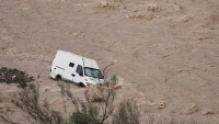 Zaplavená železnice, ulice se změnily v řeky. Španělsko zasáhly přívalové deště