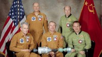 Projekt Apollo-Sojuz: Američané zakryli Slunce, aby Sověti mohli fotit korónu