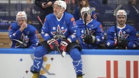 V Rusku sa konal "zápas roka", nechýbal v ňom Ovečkin. Všetci však zostali v šoku. Dostal imidž KHL na frak?