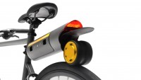 Z kola za 30 sekund elektrokolo. Tenhle motor stačí připevnit pod sedlo