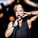 Robbie Williams: Sociálna interakcia ma desí, ale dobre to maskujem