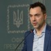 Od „hlavného psychoterapeuta Ukrajiny" až ku kritike Zelenského. Prezident uvalil na svojho exporadcu sankcie