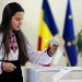 Rumuni znovu volí prezidenta. Favoritem je krajně pravicový Simion