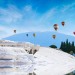 V Turecku spadly dva balony s turisty. Zemřel pilot, zraněných je na dvacet
