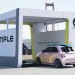 Malý elektrický Fiat se naučil rychlou výměnu baterií. V Madridu si to může vyzkoušet každý