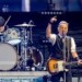 Bruce Springsteen přivezl do Prahy rock, emoce i jasný politický vzkaz. Do Letňan na něj přišlo 60 tisíc lidí