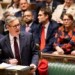 Starmer oznámil vyšetřování případů skupinového sexuálního násilí. Zaměří se na odložené spisy