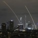 Záběry z Izraele ukazují, co dokáže obranný Iron Dome. Ale i to, když neuspěje