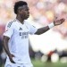 Na most obesili figurínu Viniciusa Jr. Fanúšikovia Atletica Madrid spoznali trest