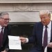 USA a Británia uzavreli obchodnú dohodu, Trump podpísal zníženie ciel na britské autá