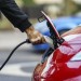 Sú elektrické autá miliardovou pascou? Nová štúdia vydesila automobilky