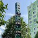 Pivní orloj i odlitky ženských prsou. Brno zdobí netradiční umělecké instalace