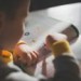 V Česku ubývá žáků, kteří se učí nazpaměť. Každý třetí se do školy připravuje s pomocí AI