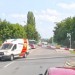 Řidič sanitky riskoval na přejezdu v Kolíně. Ignoroval světla i závory