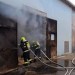 V Šuranoch horela hala s pilinami: Škodu odhadujú do desaťtisícov