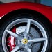 „Americkej kýbl” otočil hru. Zatímco kupci Ferrari přichází o miliony, tento stroj je nepřipravil ani o korunu