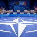 Trump si jede pro pět procent HDP na obranu. V Nizozemsku začíná přelomový summit NATO