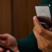 Češi představili nejlepší kryptopeněženku. Trezor Safe 7 má unikátní čip, odolá kvantovým útokům a spolupracuje s iPhonem