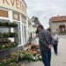 Kůrovec zkomplikoval vazbu dušičkových věnců na střední Moravě. Floristům chybí smrkové chvojí