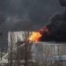 ONLINE: Ukrajinci zasáhli v Rusku ropnou rafinerii. Moskva hlásí zneškodnění 113 dronů